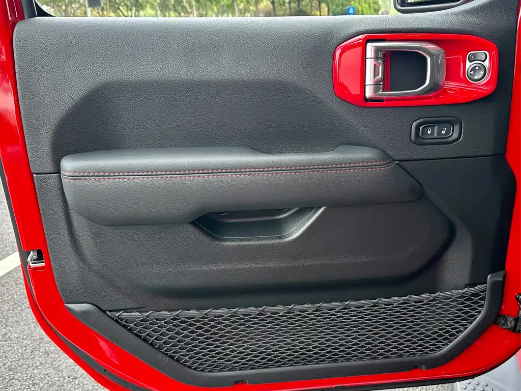 Jeep Wrangler 2021 — фото 12