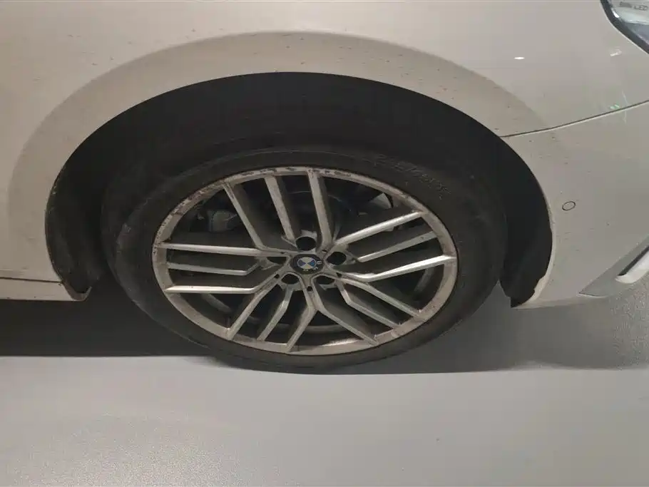 BMW 5 Series 2025