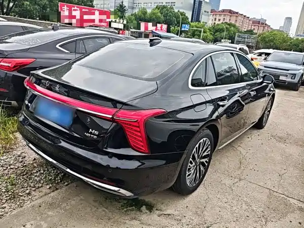 Hongqi H5 2025