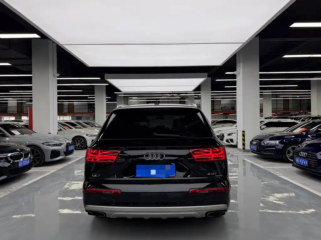 Audi Q7 2017 — фото 14
