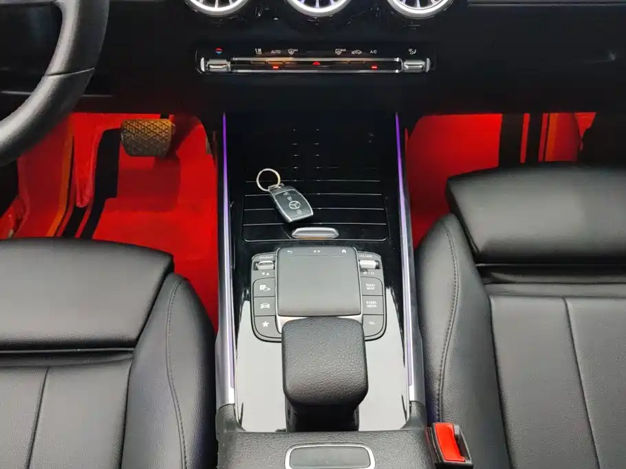 Mercedes-Benz GLB 2021 — фото 16