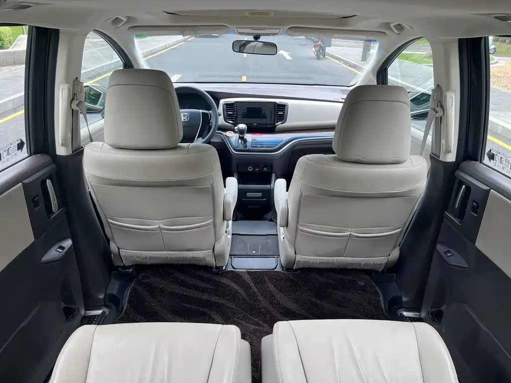 Honda Odyssey 2016 — фото 13