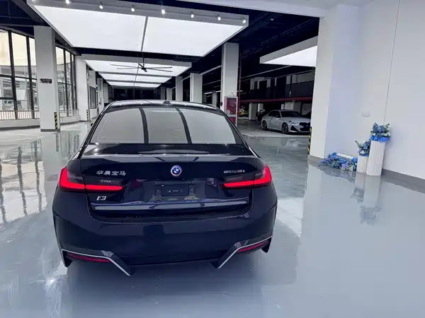 BMW i3 2024