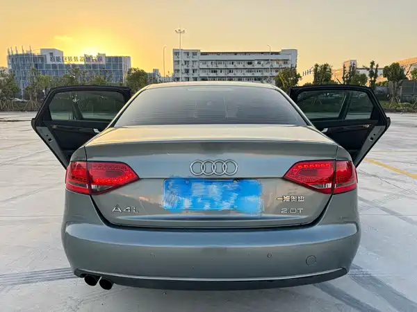 Audi A4L 2012