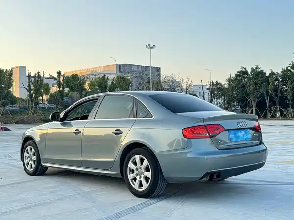 Audi A4L 2012