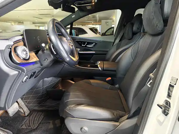 Mercedes-Benz EQE SUV 2025