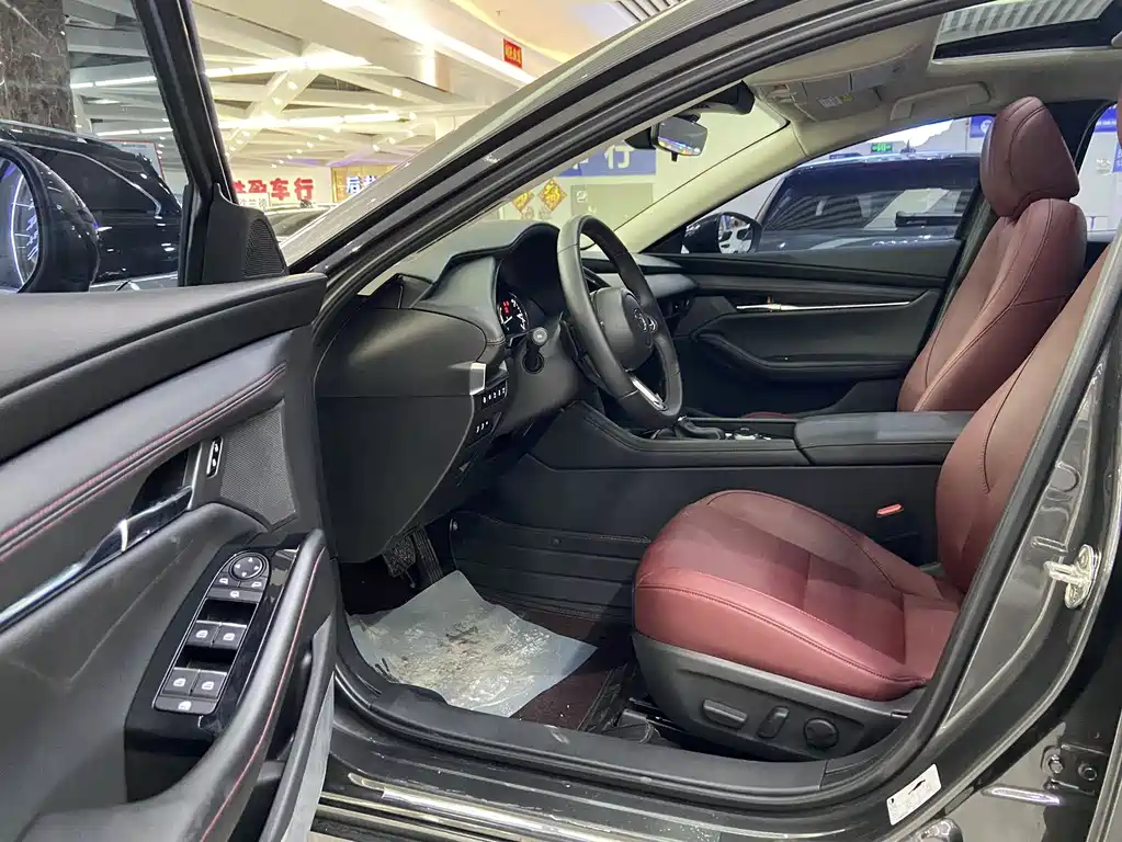 Mazda 3 Axela 2023