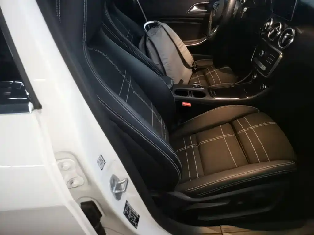 Mercedes-Benz A-Class 2017 — фото 25