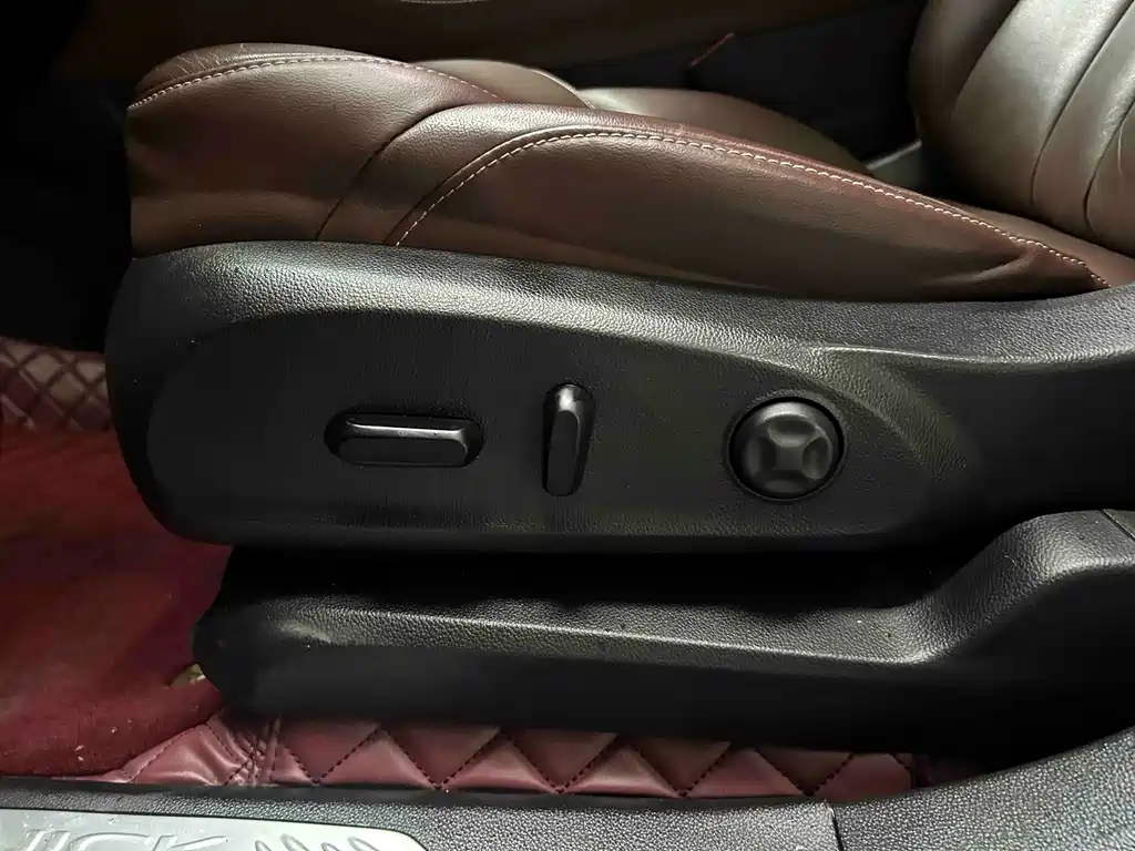 Buick Envision Plus 2018 — фото 15