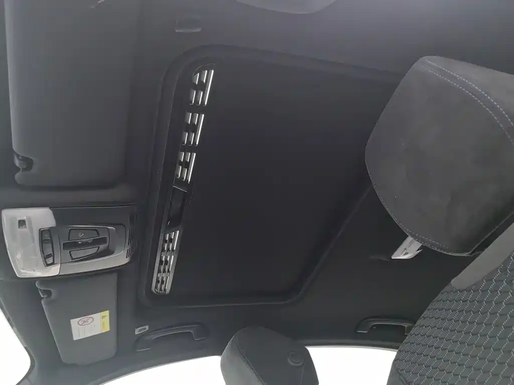 BMW 3 Series 2017 — фото 14