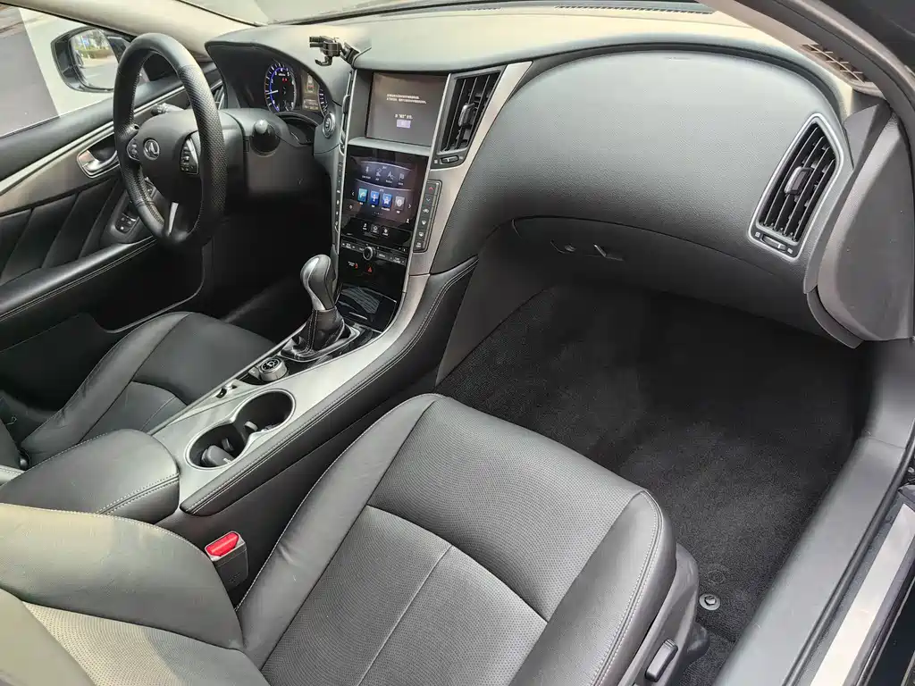 Infiniti Q50L 2017 — фото 10