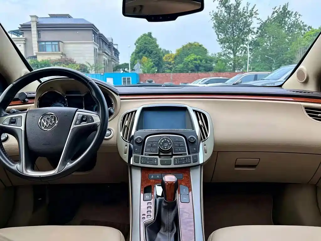 Buick LaCrosse 2012 — фото 11