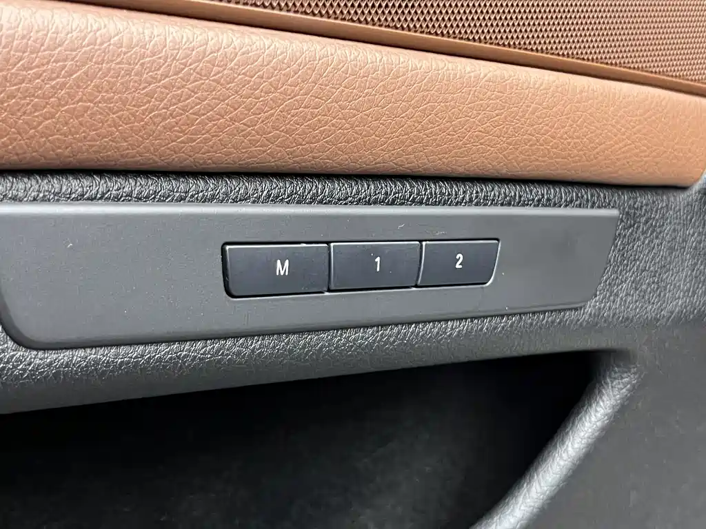 BMW 5 Series 2014 — фото 26
