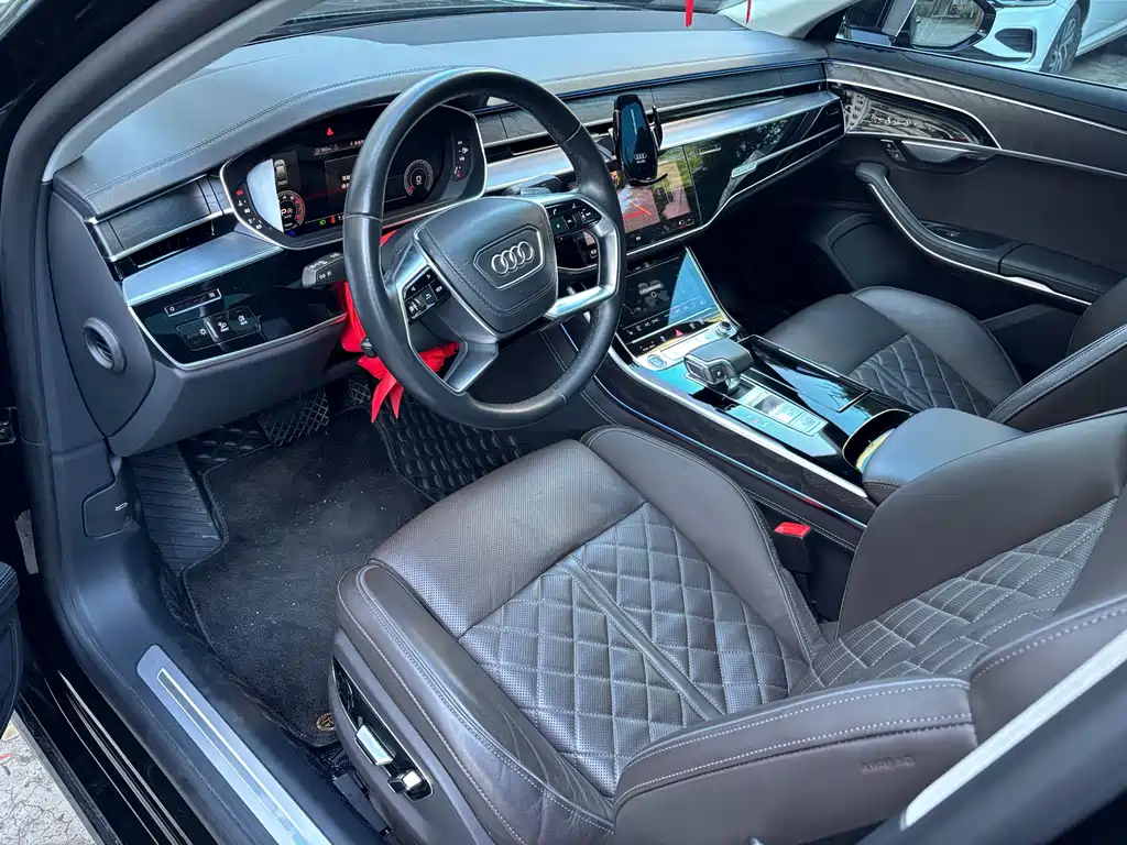 Audi A8 2024