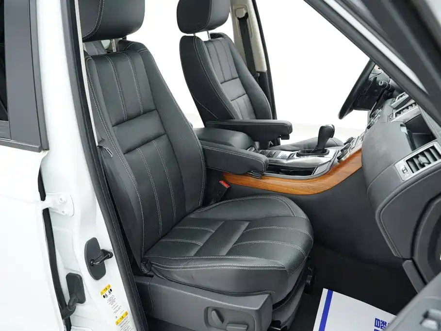 Land Rover Range Rover Sport 2012 — фото 29