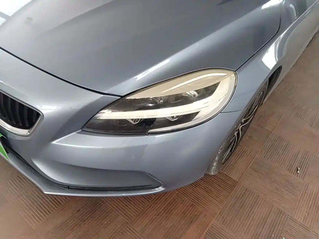 Volvo V40 2016 — фото 24