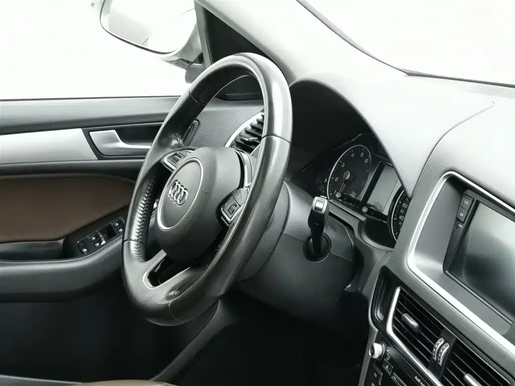 Audi Q5 2016 — фото 22