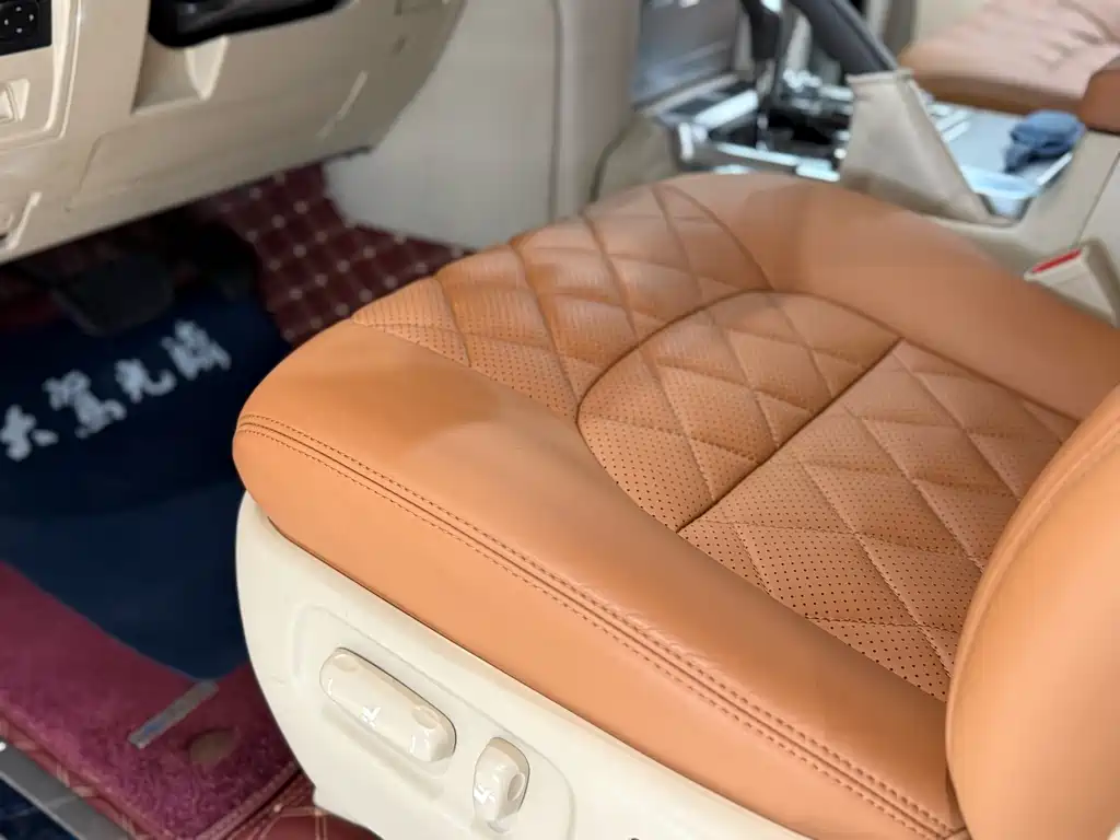 Toyota Land Cruiser 2018 — фото 10