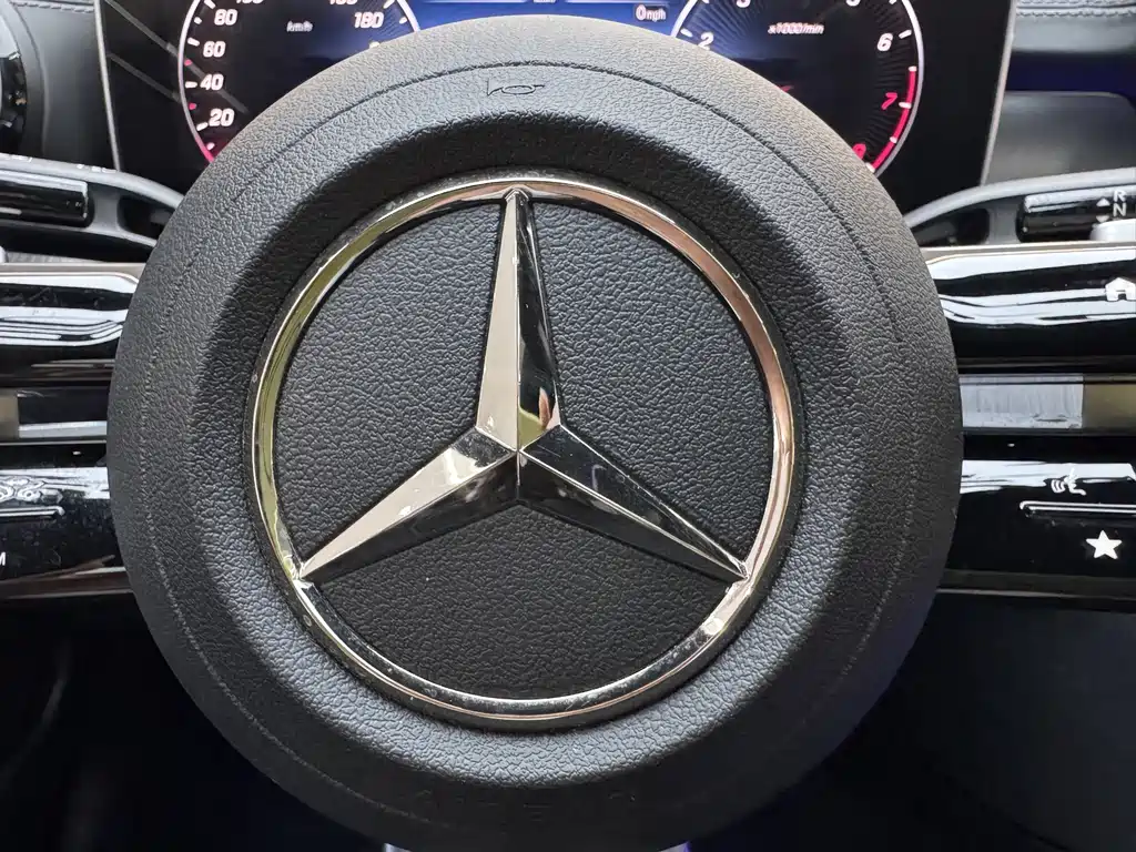 Mercedes-Benz C-Class 2023 — фото 26