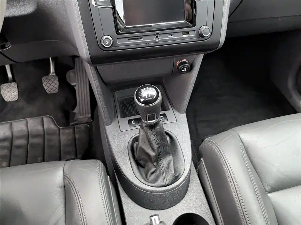 Volkswagen Touran 2015 — фото 13
