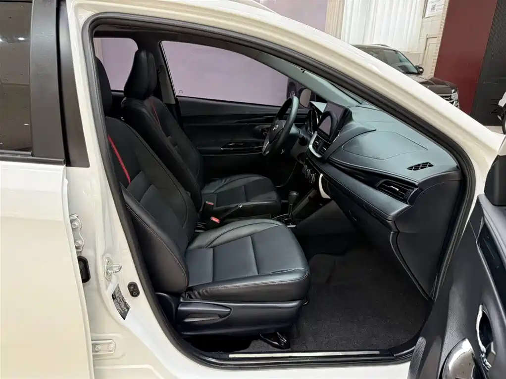 Toyota Yaris L 2022 — фото 20
