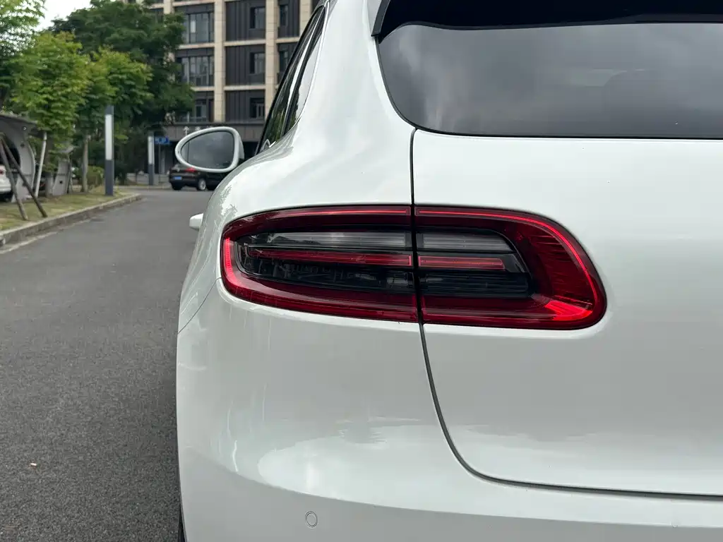 Porsche Macan 2017 — фото 8
