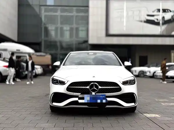 Mercedes-Benz C-Class 2024