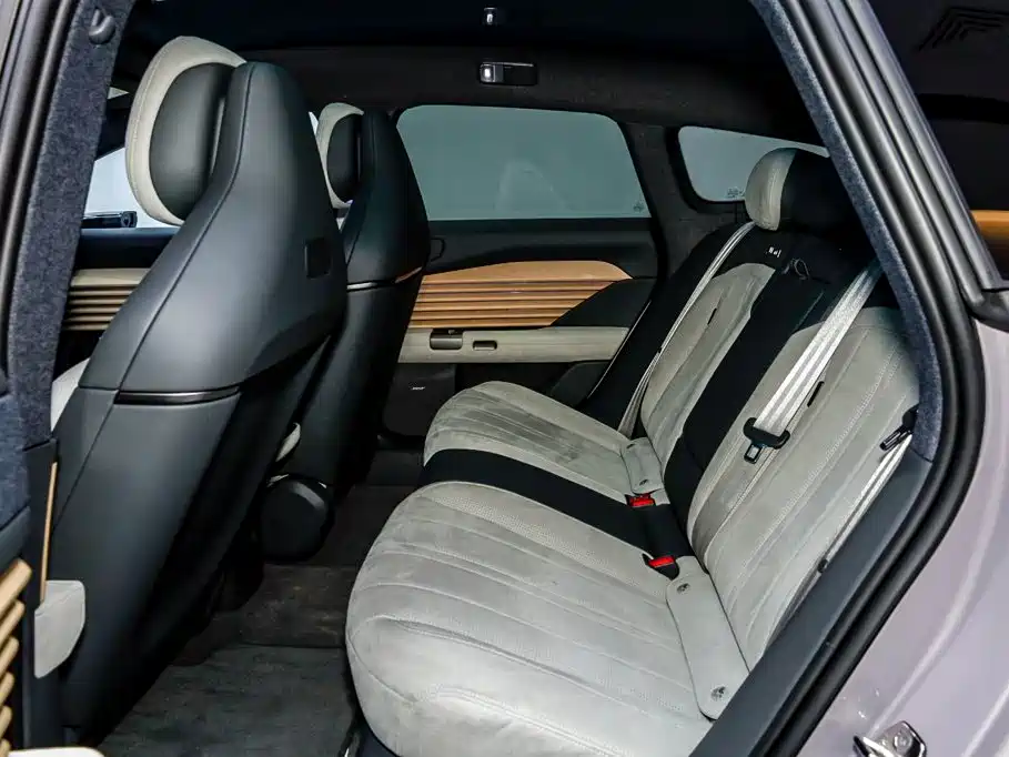 Audi E5 Sportback 2025 — фото 10