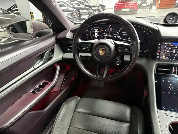 Porsche Taycan 2021