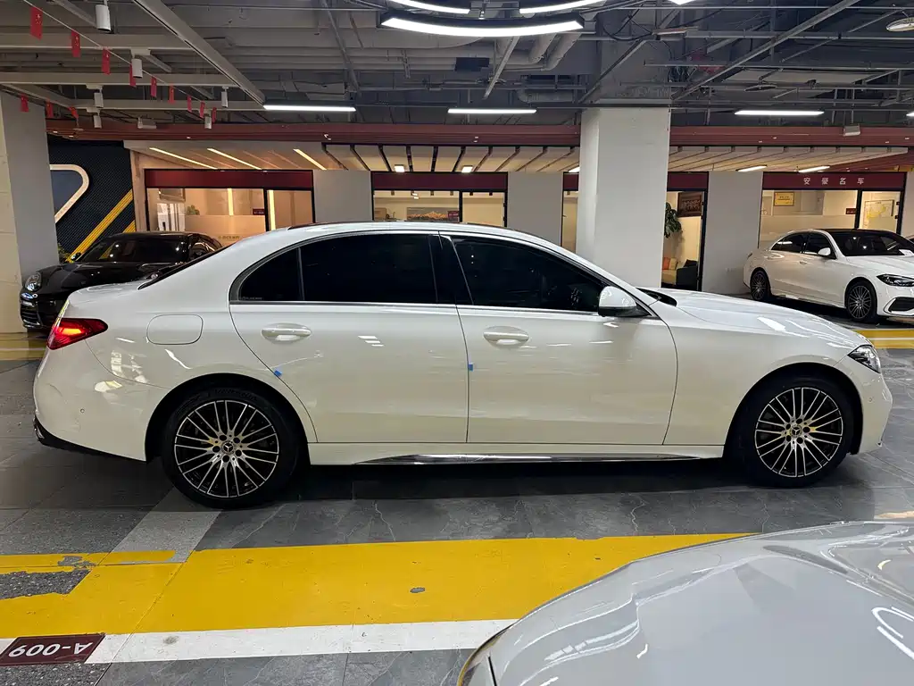Mercedes-Benz C-Class 2023 — фото 18