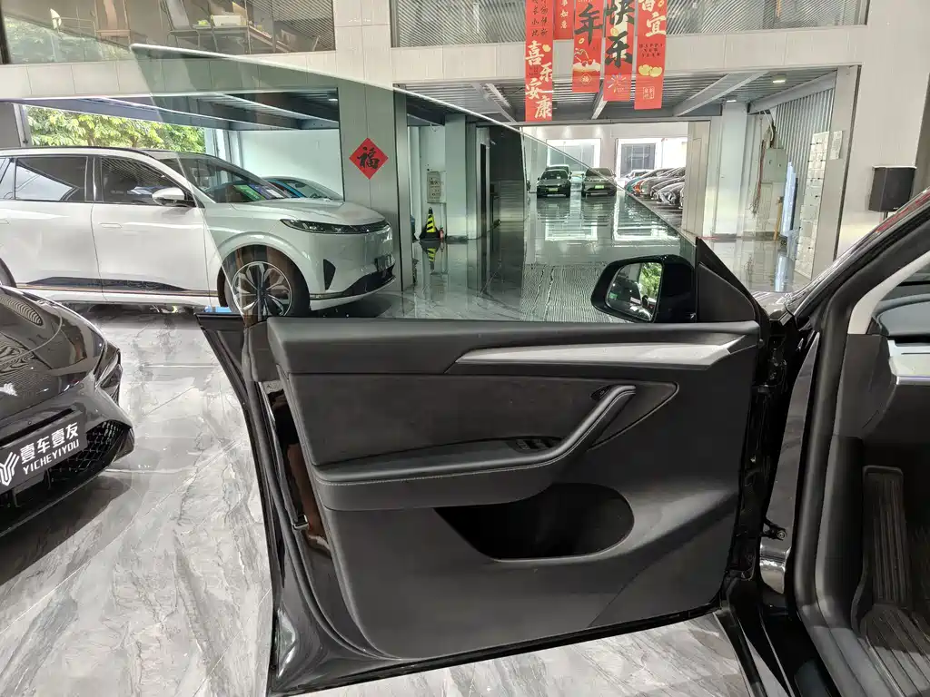 Tesla Model Y 2023 — фото 15