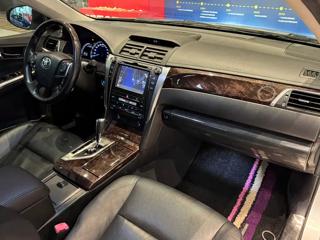 Toyota Camry 2016 — фото 21