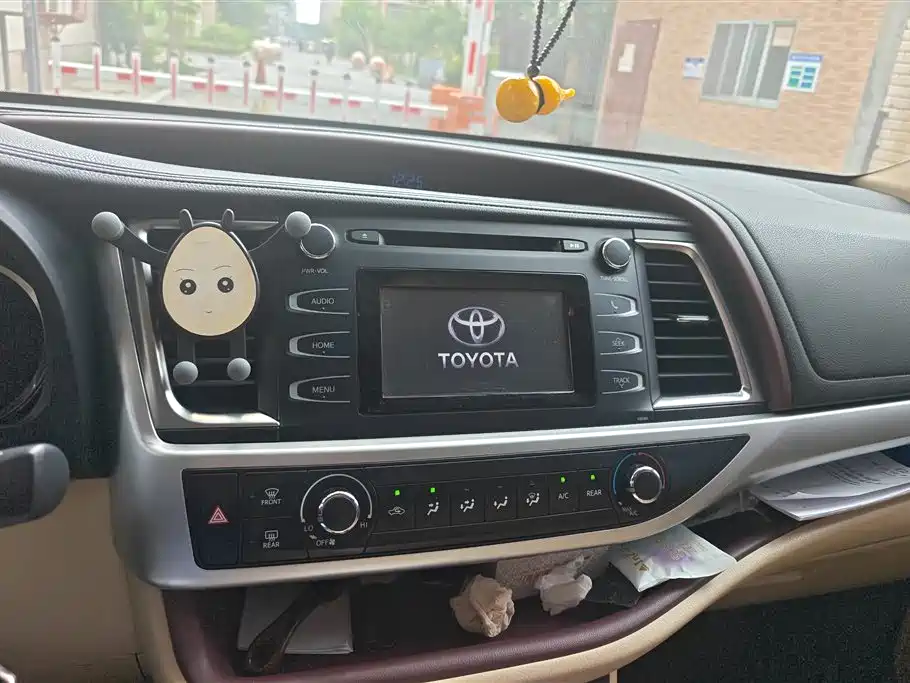 Toyota Highlander 2017 — фото 13