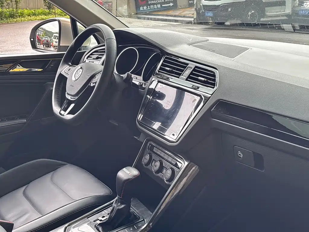 Volkswagen Tiguan L 2019 — фото 19