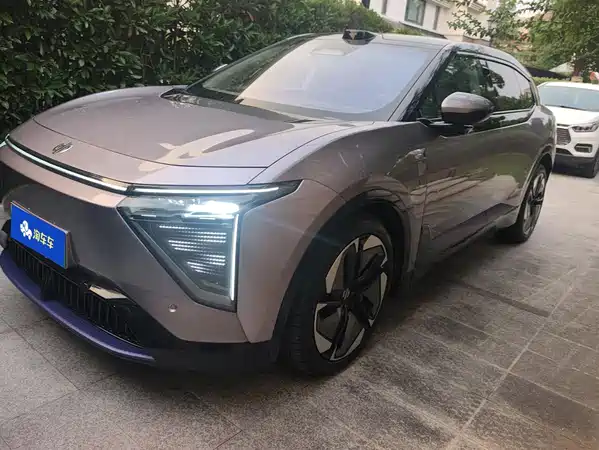 HiPhi Y 2023