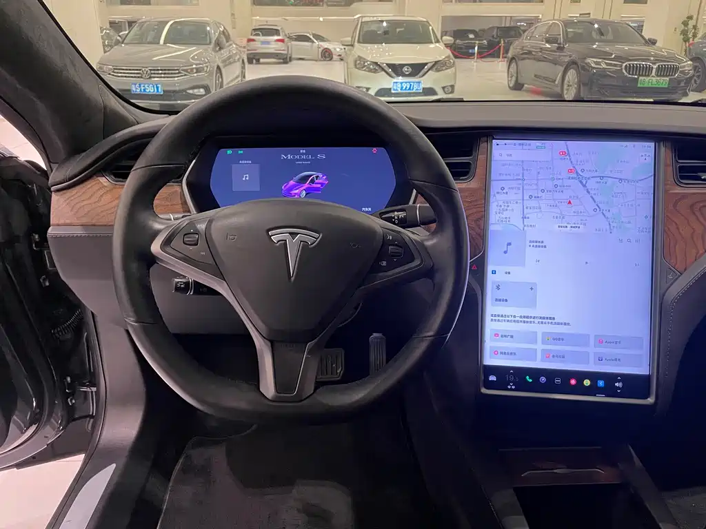 Tesla Model S 2020 — фото 10