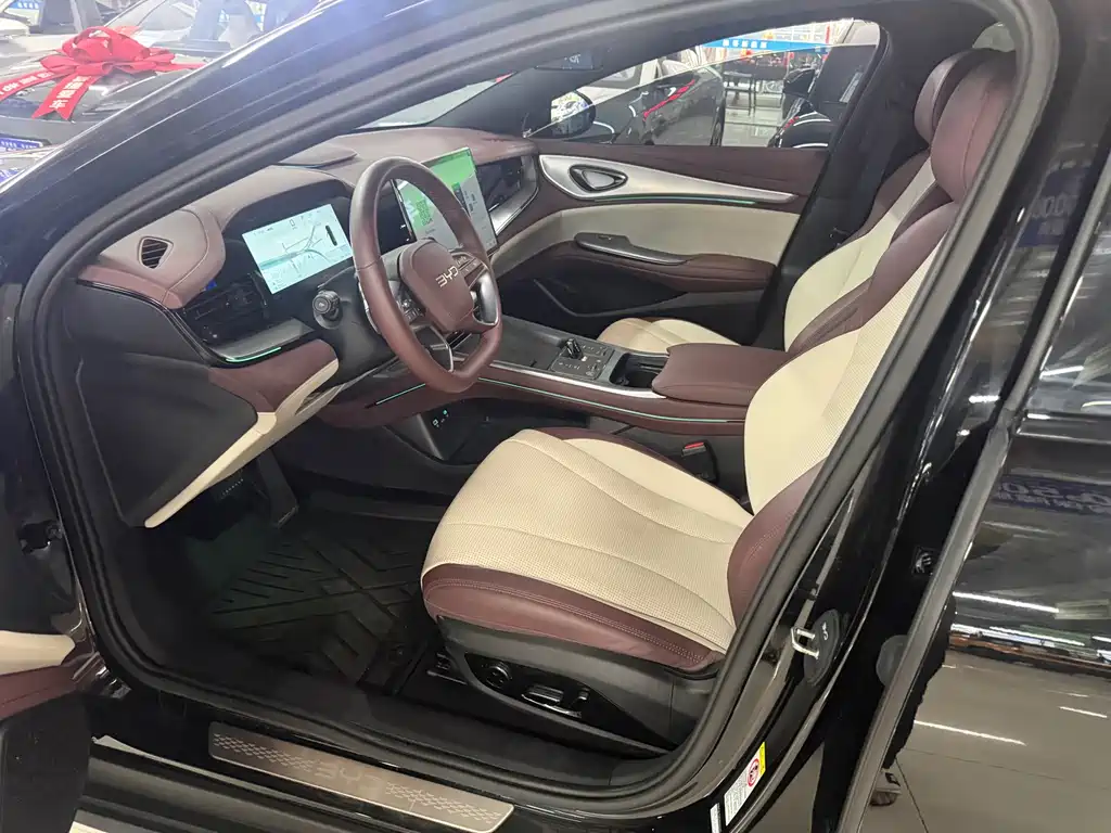BYD Seal 07 DM-i 2025 — фото 15