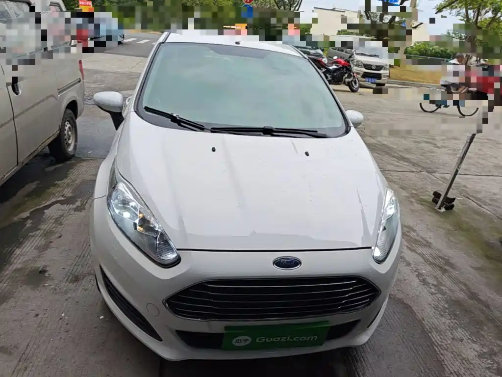 Ford Fiesta 2015 — фото 3