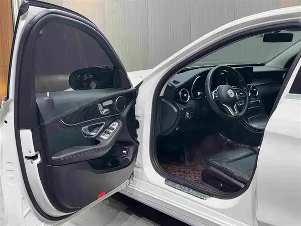 Mercedes-Benz C-Class 2019
