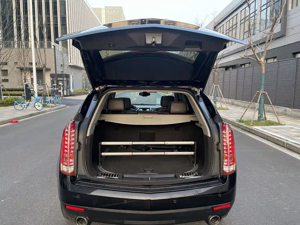 Cadillac SRX 2014 — фото 15