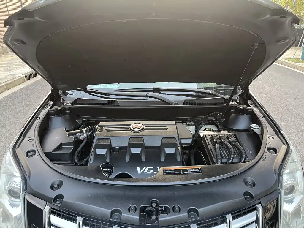 Cadillac SRX 2014 — фото 16