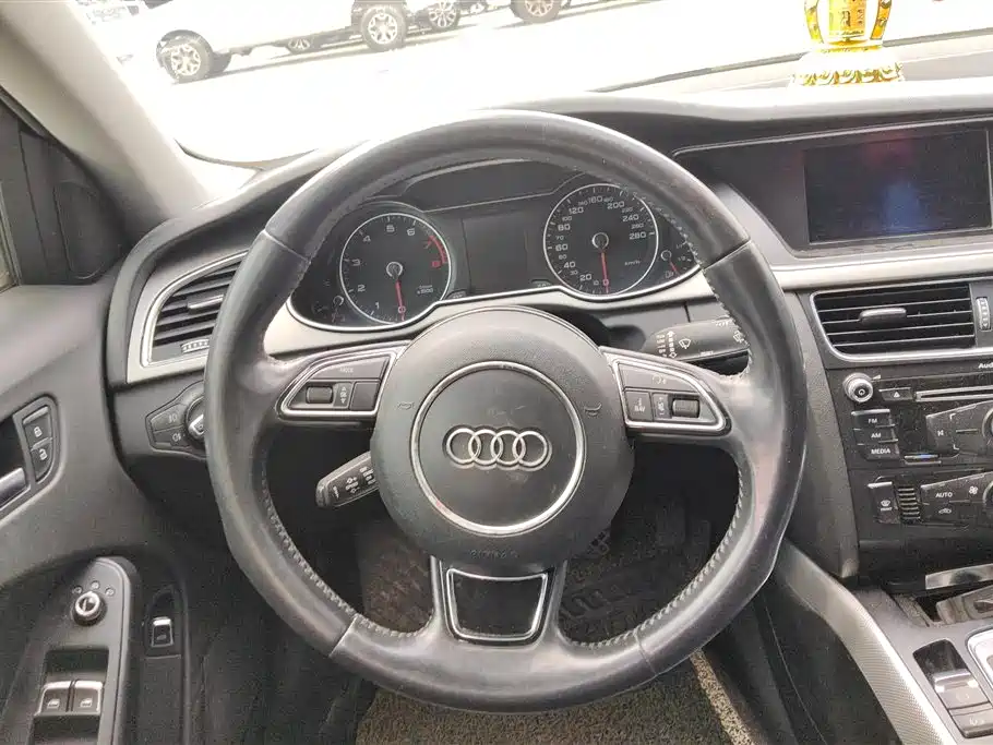 Audi A4L 2013 — фото 15