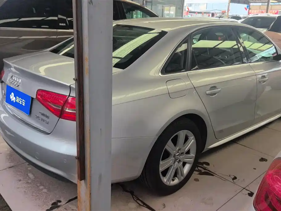 Audi A4L 2012
