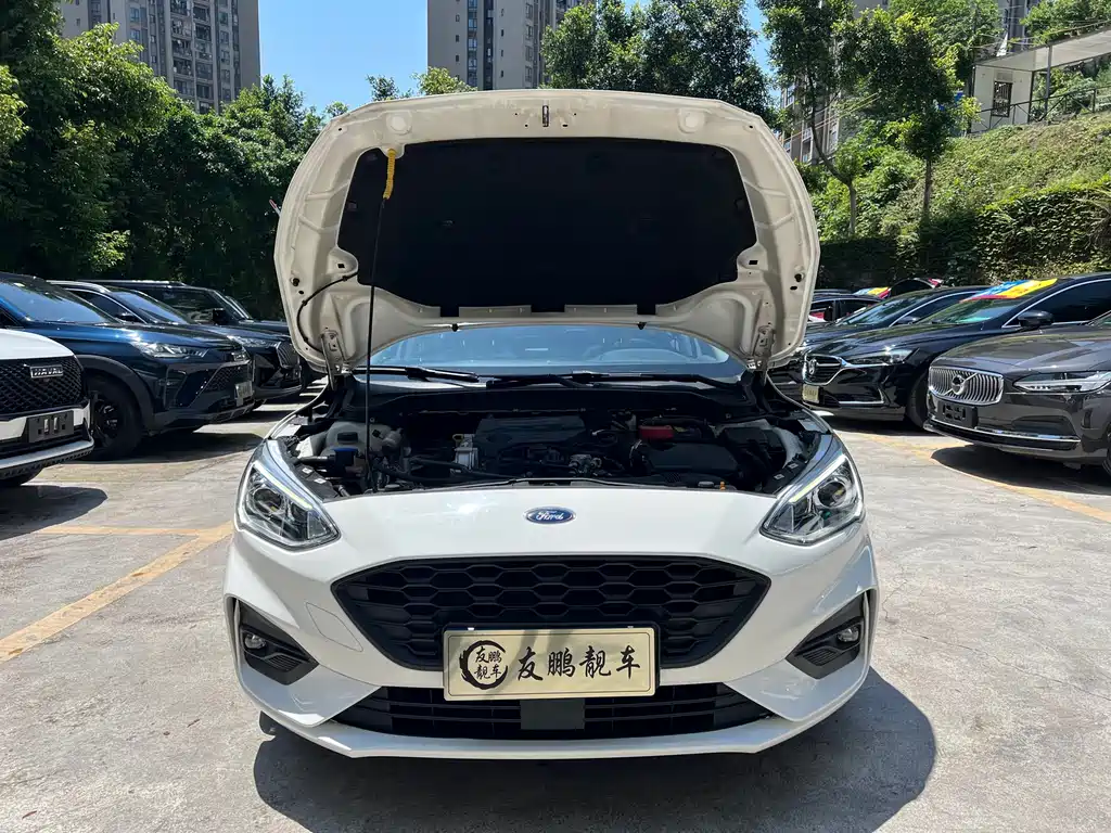 Ford Focus 2019 — фото 23
