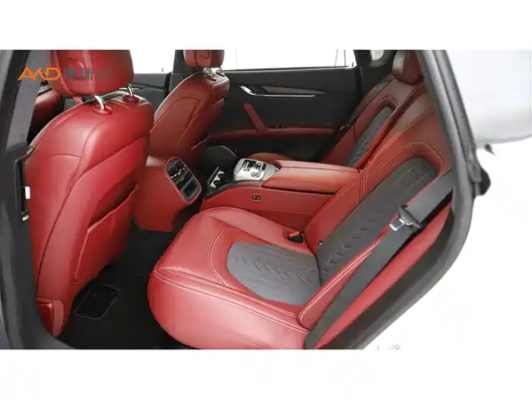 Maserati Quattroporte 2023