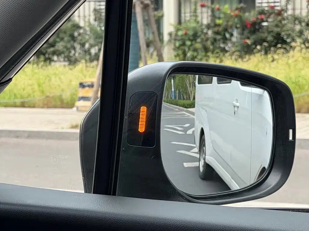 Subaru Forester 2022 — фото 29