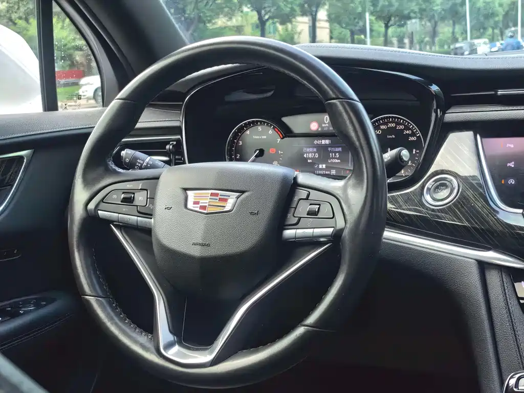 Cadillac XT6 2020 — фото 10