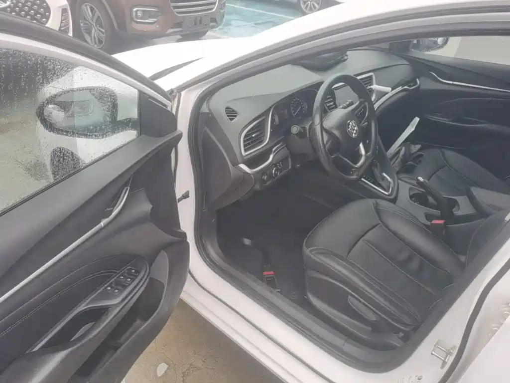 Buick Excelle GT 2015 — фото 12