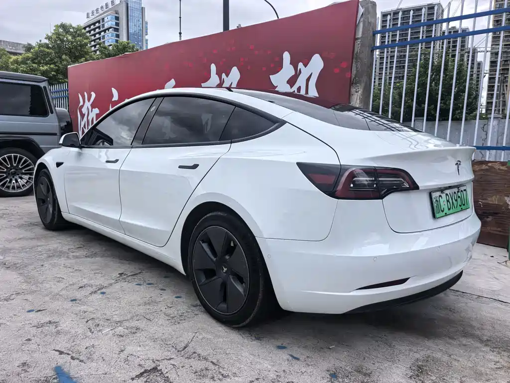 Tesla Model 3 2023 — фото 10
