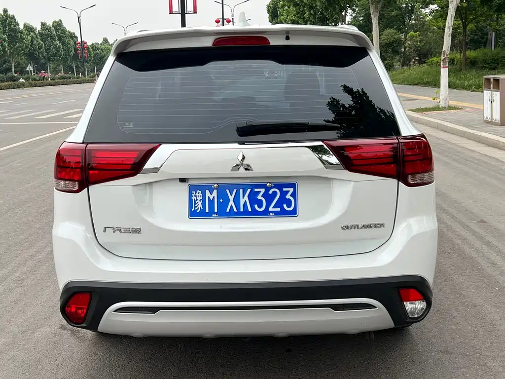 Mitsubishi Outlander 2020 — фото 7